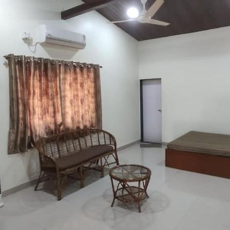 Vasant Lata Farm House Villa Barashiv Exterior foto